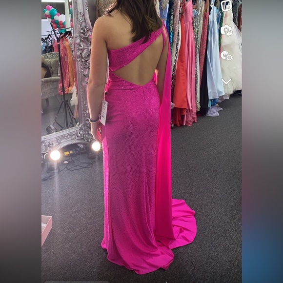 Gorgeous Sherri Hill Hot Pink Formal Dress Size 8 - Picture 3 of 3